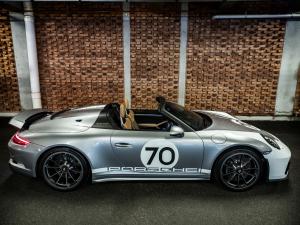 Porsche 911 Speedster Heritage Design Package 2019 года 